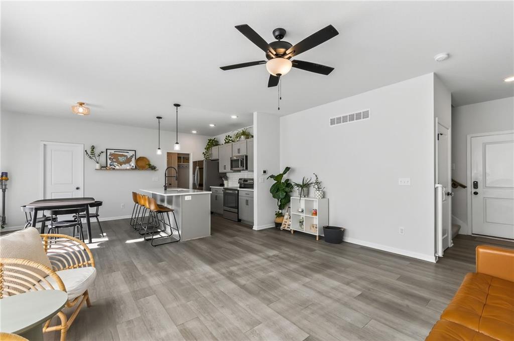 27303 East Sycamore St Lake Lee's Summit, MO 64086 - Photo 12 of 41