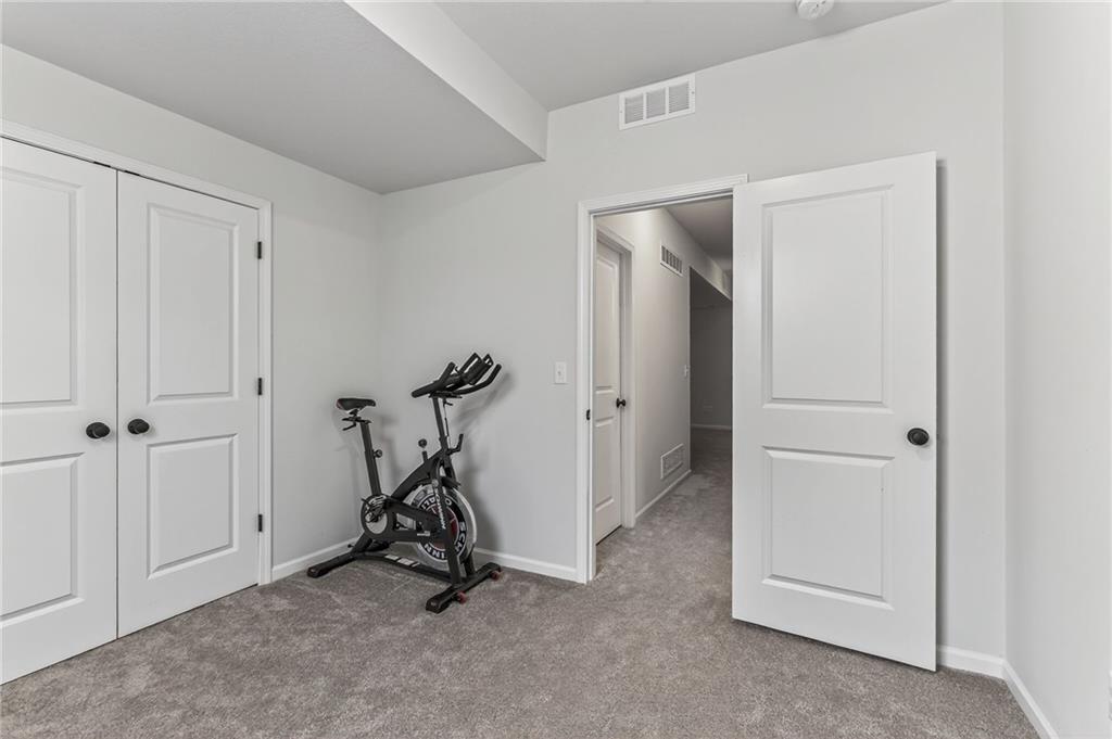 27303 East Sycamore St Lake Lee's Summit, MO 64086 - Photo 39 of 41