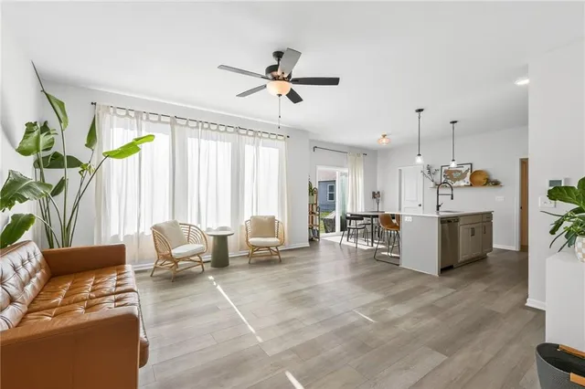 $399,000 | 27303 East Sycamore St Lake, Lee's Summit, MO 64086