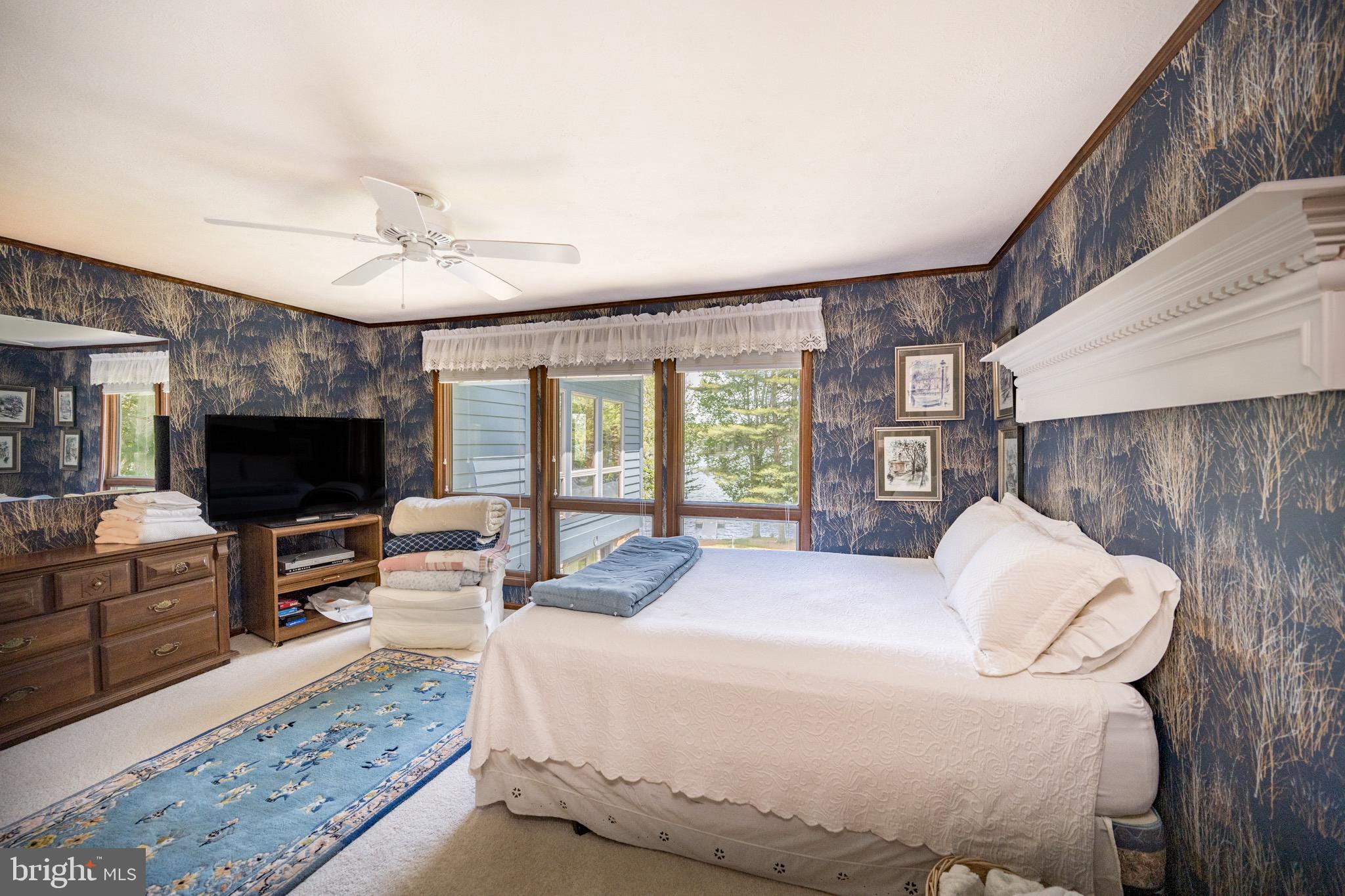 62 Duck Cove Road Oakland, MD 21550 - Photo 36 of 74 Main Level Master Suite