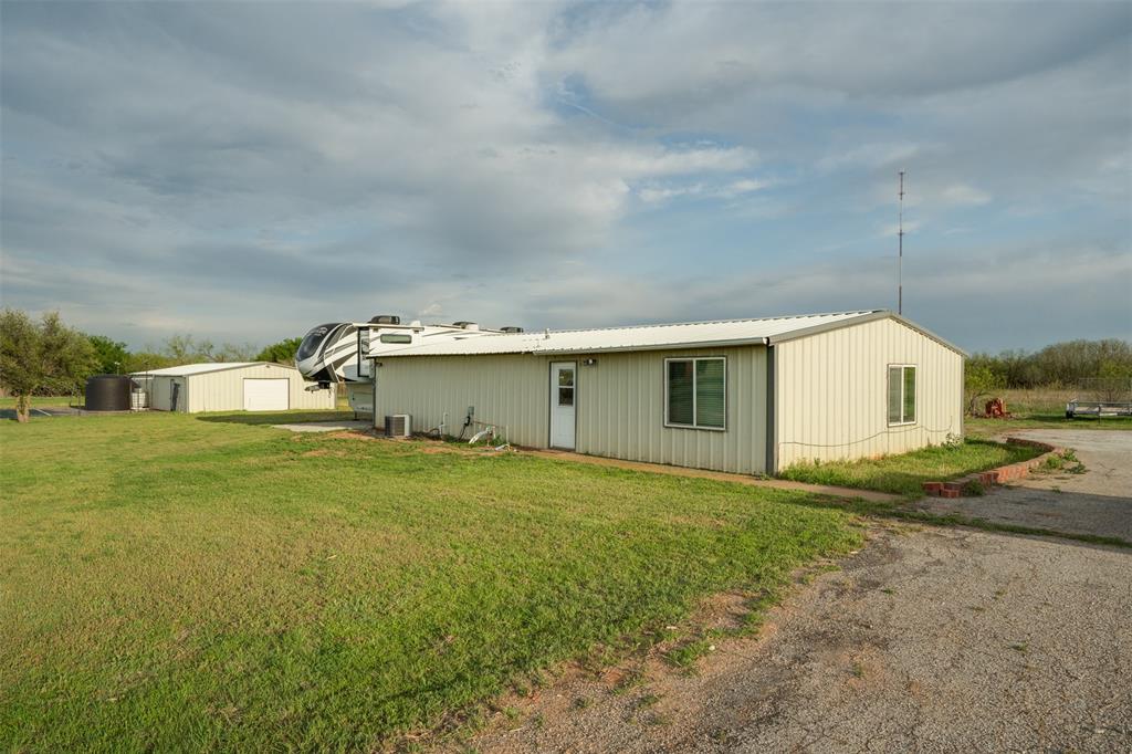 6101 Kovarik Road Wichita Falls, TX 76310 - Photo 39 of 40 a view of a backyard of the house
