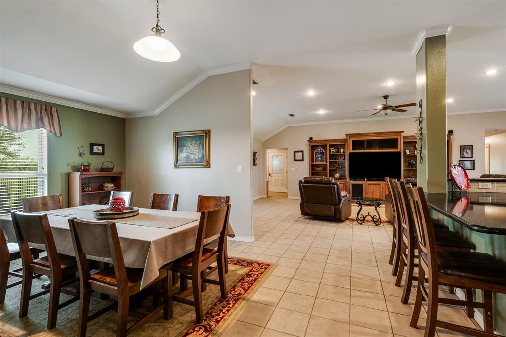 6101 Kovarik Road Wichita Falls, TX 76310 - Photo 7 of 40 a dining room with furniture and window