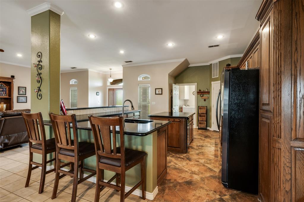 6101 Kovarik Road Wichita Falls, TX 76310 - Photo 9 of 40 a view of a dining area with furniture