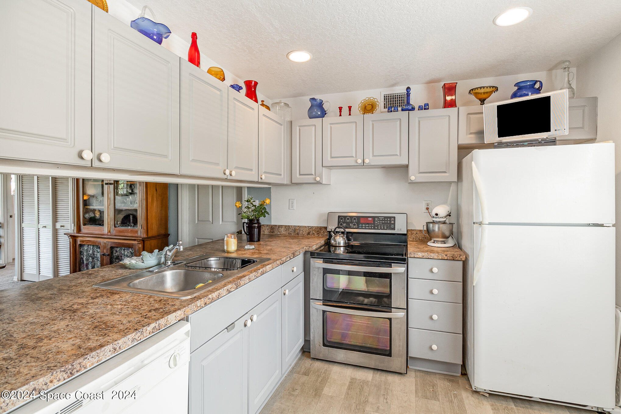 2727 North Wickham Road, Unit 2014 Melbourne, FL 32935 - Photo 10 of 23 009_i77a4584-edit