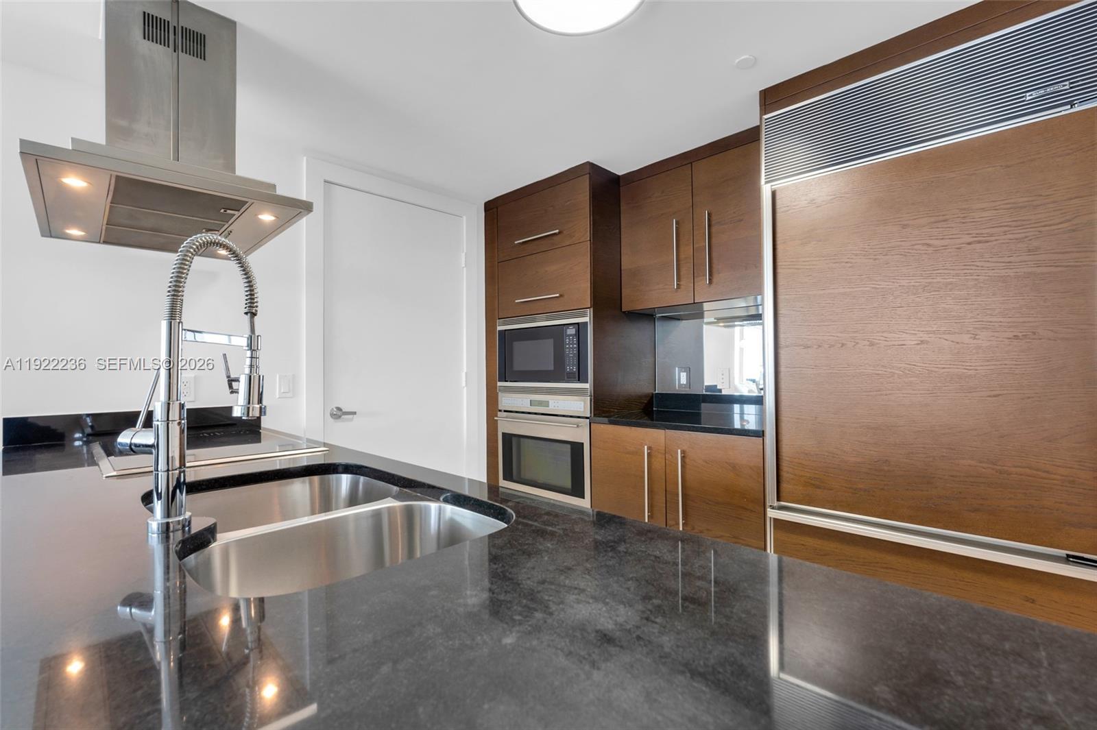 495 Brickell Avenue, Unit 3511 Miami, FL 33131 - Photo 13 of 45