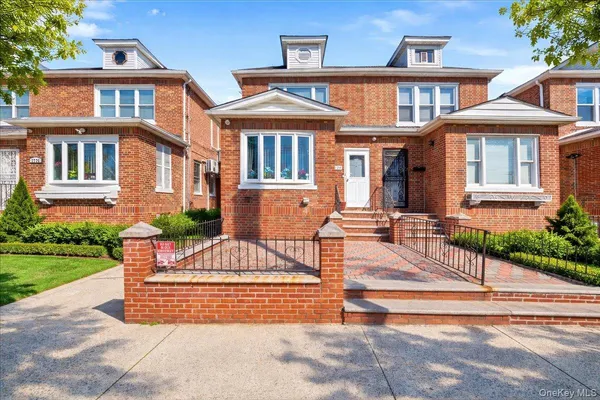 $699,000 | 2734 Pearsall Avenue | Laconia