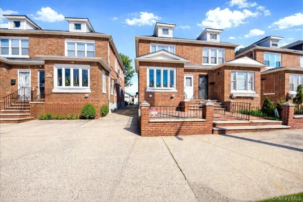 $699,000 | 2734 Pearsall Avenue | Laconia