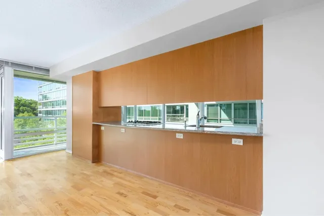 $3,350 | 9715 Woods Drive, Unit 510, Skokie, IL 60077