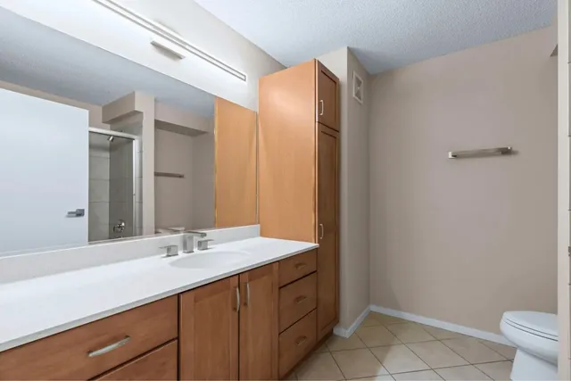 $3,350 | 9715 Woods Drive, Unit 510, Skokie, IL 60077