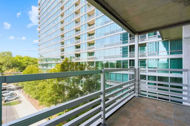$3,350 | 9715 Woods Drive, Unit 510, Skokie, IL 60077