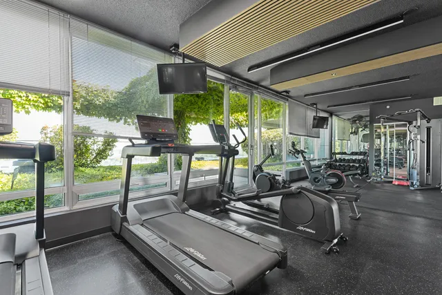 $3,350 | 9715 Woods Drive, Unit 510, Skokie, IL 60077