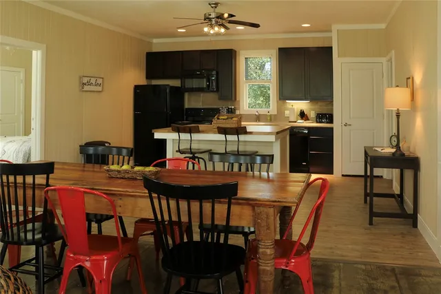 $2,100 | 5412 Raymond Stotzer Parkway, College Station, TX 77845