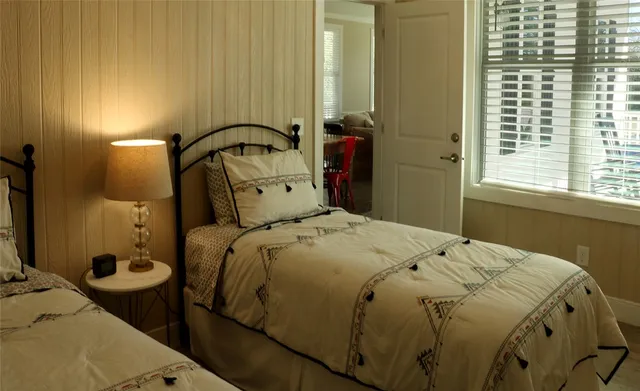 $2,100 | 5412 Raymond Stotzer Parkway, College Station, TX 77845