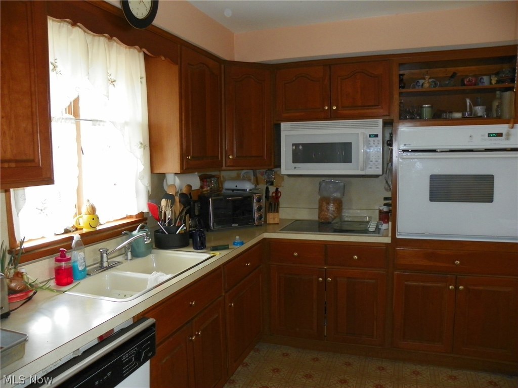 7750 Royal Ridge Drive Parma, OH 44129 - Photo 6 of 28