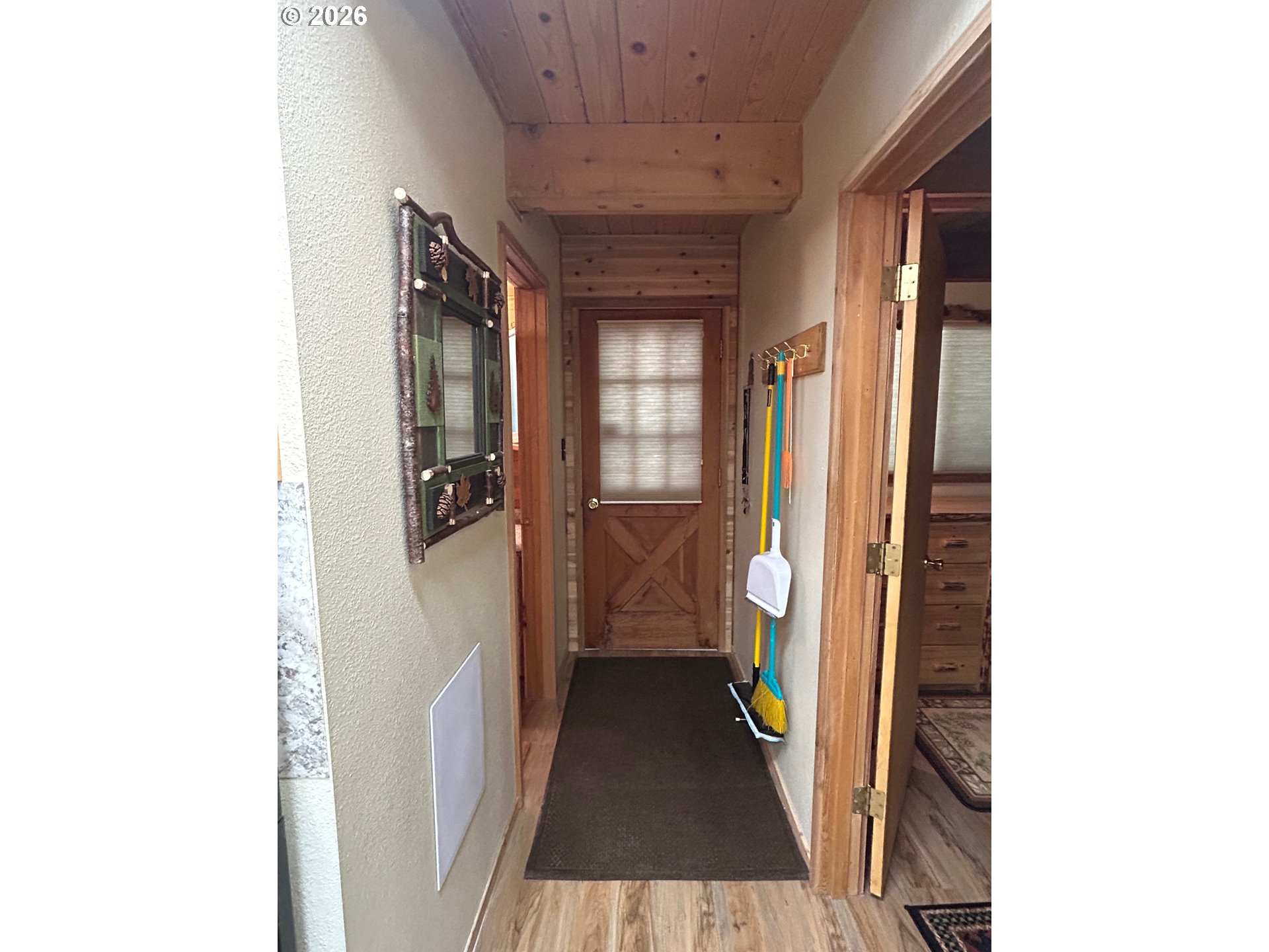 77120 Spout Springs Road Weston, OR 97886 - Photo 19 of 37 a view of a hallway