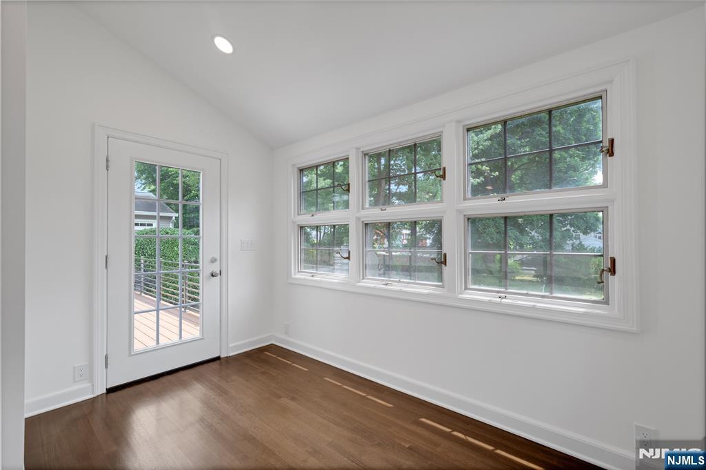 21 End Terrace Bloomfield, NJ 07003 - Photo 10 of 26