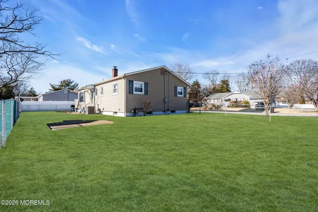 $450,000 | 20 Fairwood Drive, Bayville, NJ 08721