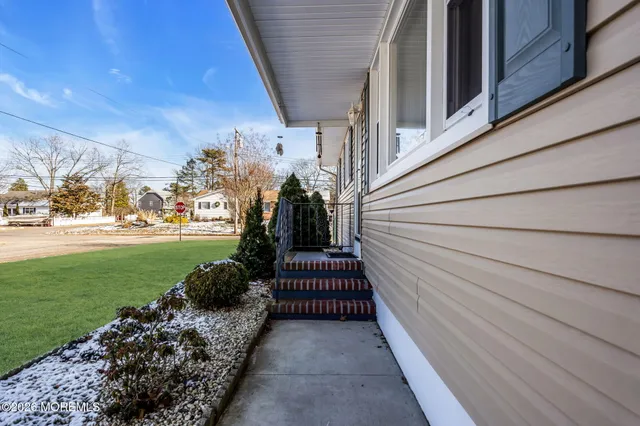 $450,000 | 20 Fairwood Drive, Bayville, NJ 08721