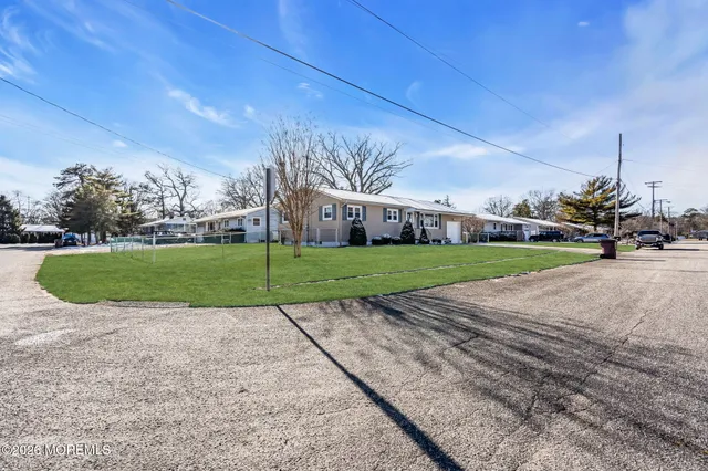 $450,000 | 20 Fairwood Drive, Bayville, NJ 08721