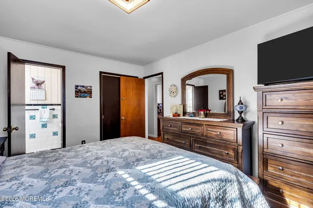 $450,000 | 20 Fairwood Drive, Bayville, NJ 08721