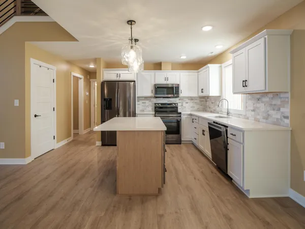 $521,000 | 2415 Elk Run Dr Pine Island Southeast, Pine Island, MN 55963