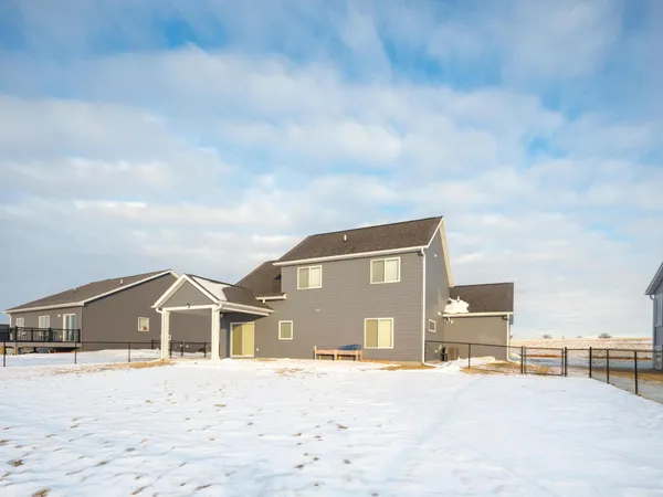 $521,000 | 2415 Elk Run Dr Pine Island Southeast, Pine Island, MN 55963