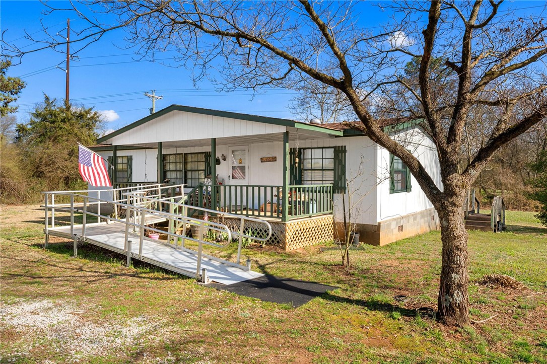 389 Snow Creek Road Seneca, SC 29678 - Photo 1 of 17