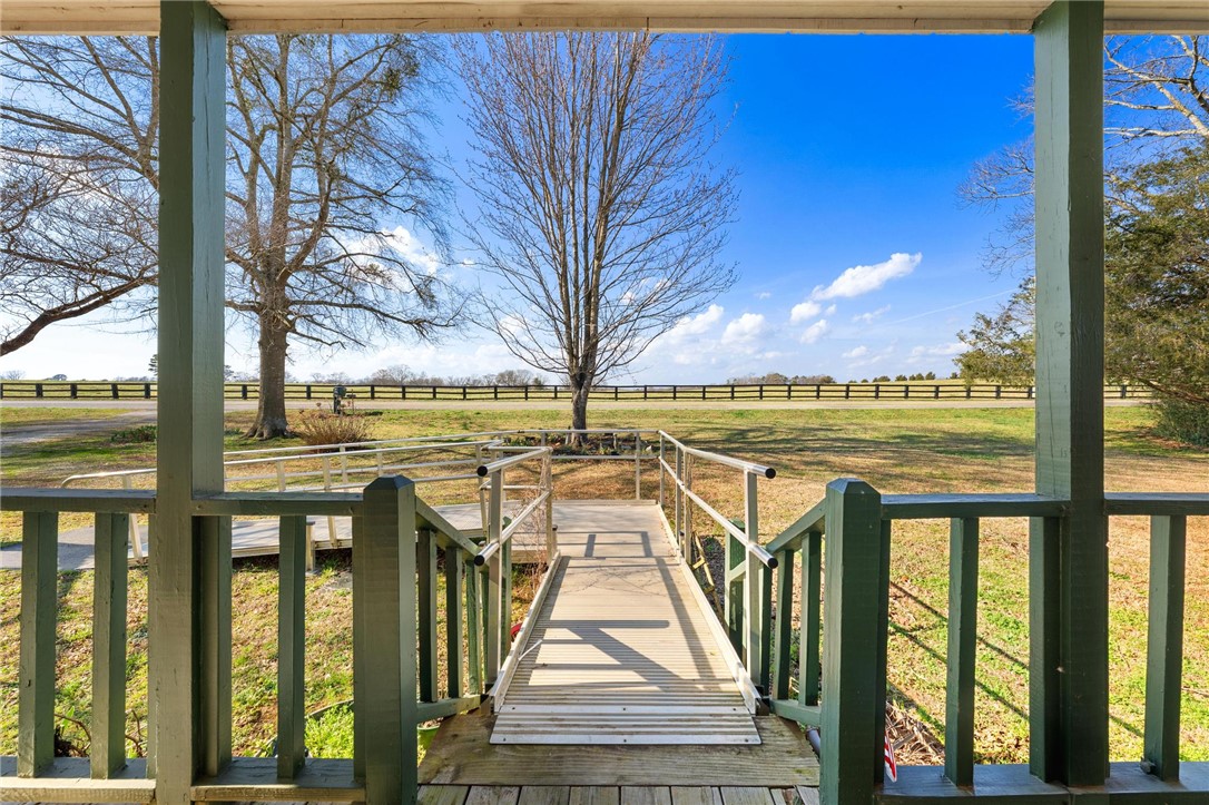 389 Snow Creek Road Seneca, SC 29678 - Photo 3 of 17