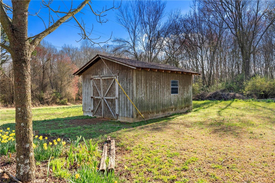389 Snow Creek Road Seneca, SC 29678 - Photo 4 of 17