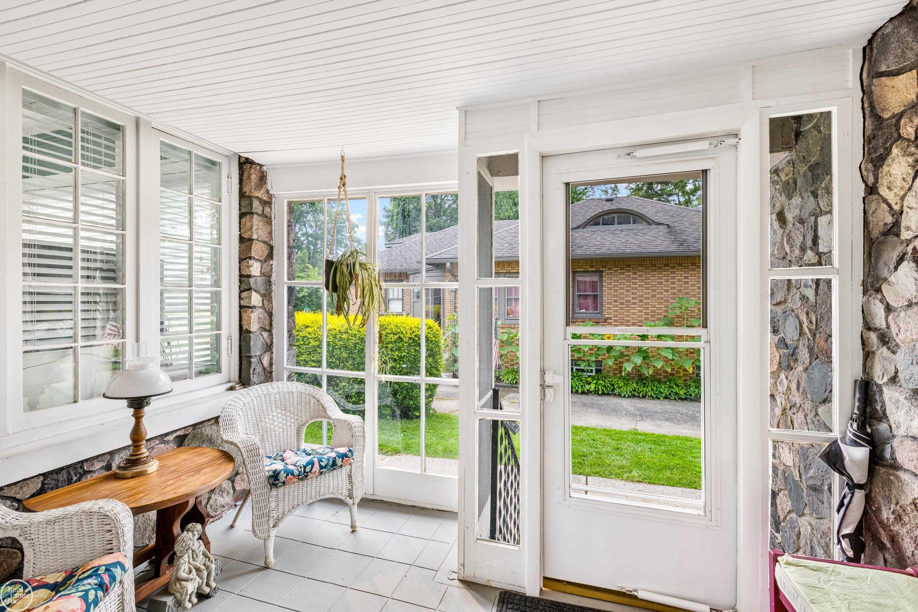 930 Barrington Road Grosse Pointe, MI 48230 - Photo 11 of 40 50130173-5E2905FE-4145-4F10-82A8-9B3DA0CFE4C9.JPG