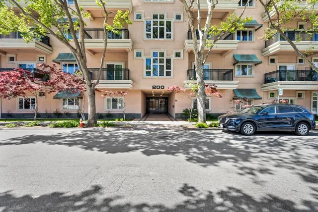 $1,805,000 | 200 Sheridan Avenue, Unit 305, Palo Alto, CA 94306