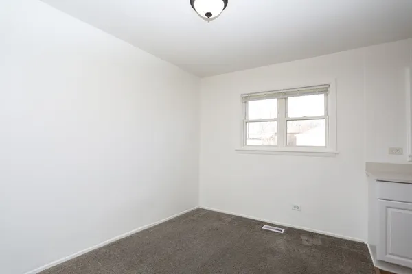 $375,000 | 600 Flagstaff Lane, Hoffman Estates, IL 60169