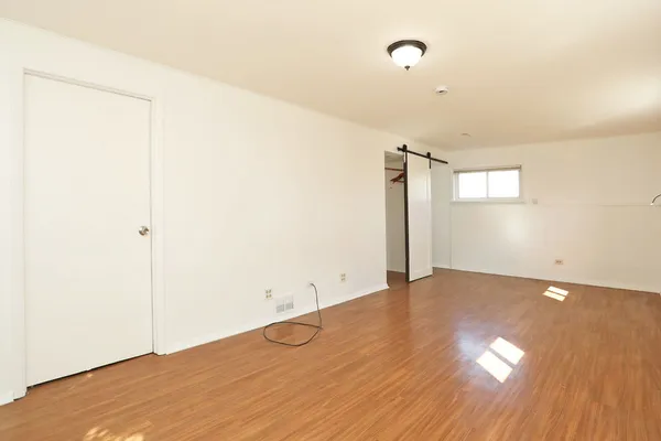 $375,000 | 600 Flagstaff Lane, Hoffman Estates, IL 60169