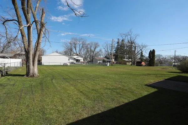 $375,000 | 600 Flagstaff Lane, Hoffman Estates, IL 60169