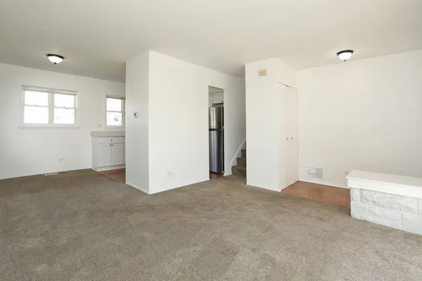 $375,000 | 600 Flagstaff Lane, Hoffman Estates, IL 60169