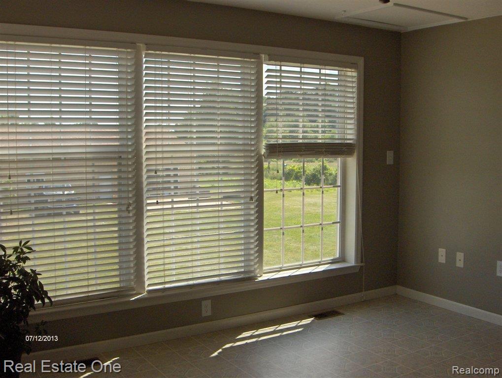 13774 12 Mile Road South Lyon, MI 48178 - Photo 18 of 35 KITCHEN NOOK