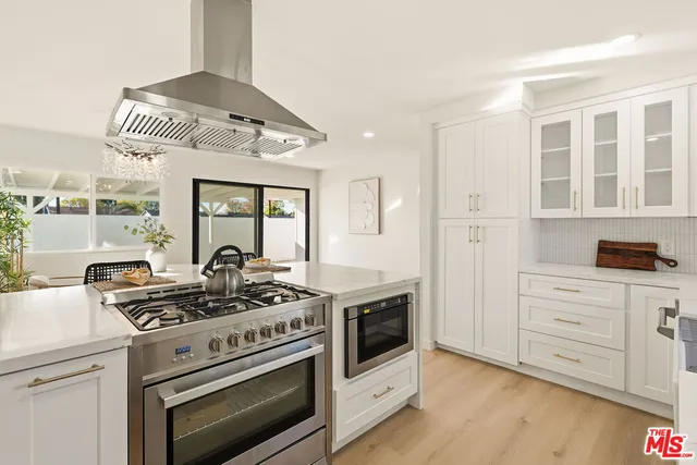 $989,000 | 10521 Cedros Avenue, Mission Hills, CA 91345