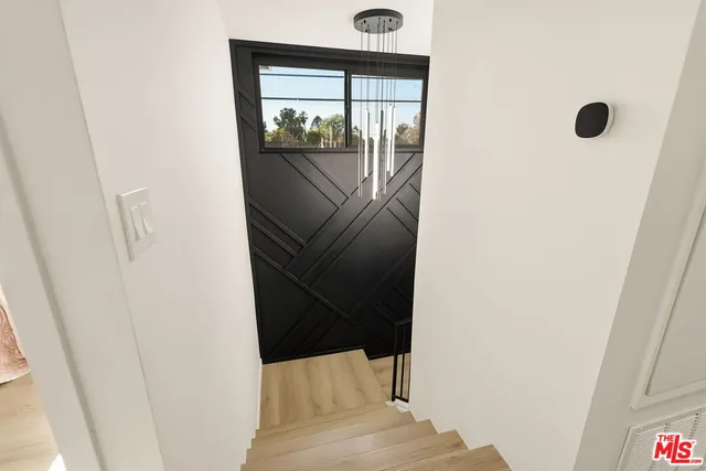 $989,000 | 10521 Cedros Avenue, Mission Hills, CA 91345