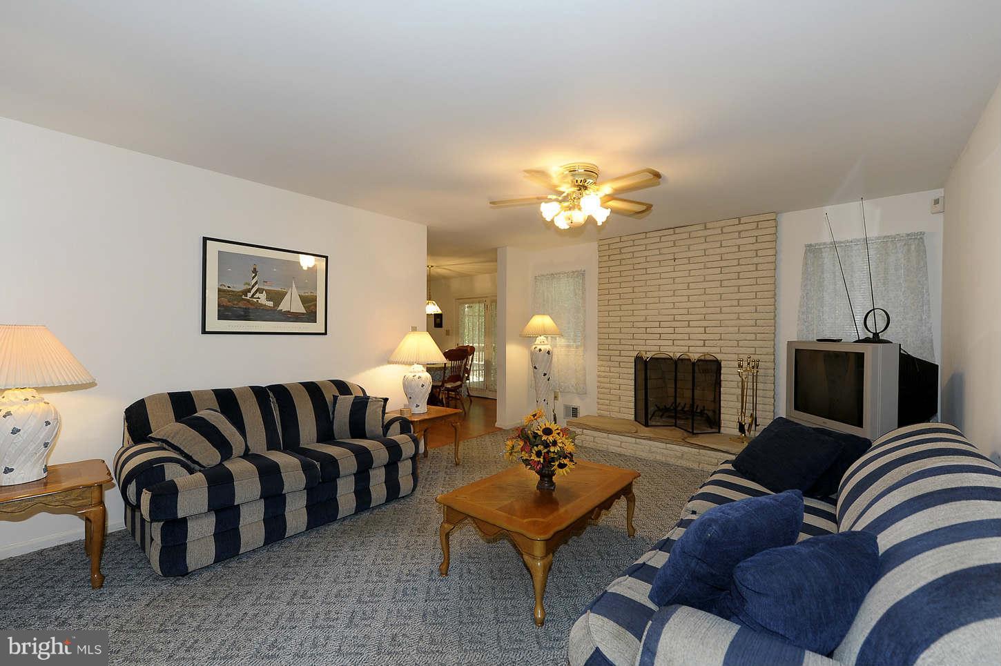 9601 Dangerfield Road Clinton, MD 20735 - Photo 15 of 29 Family Room
