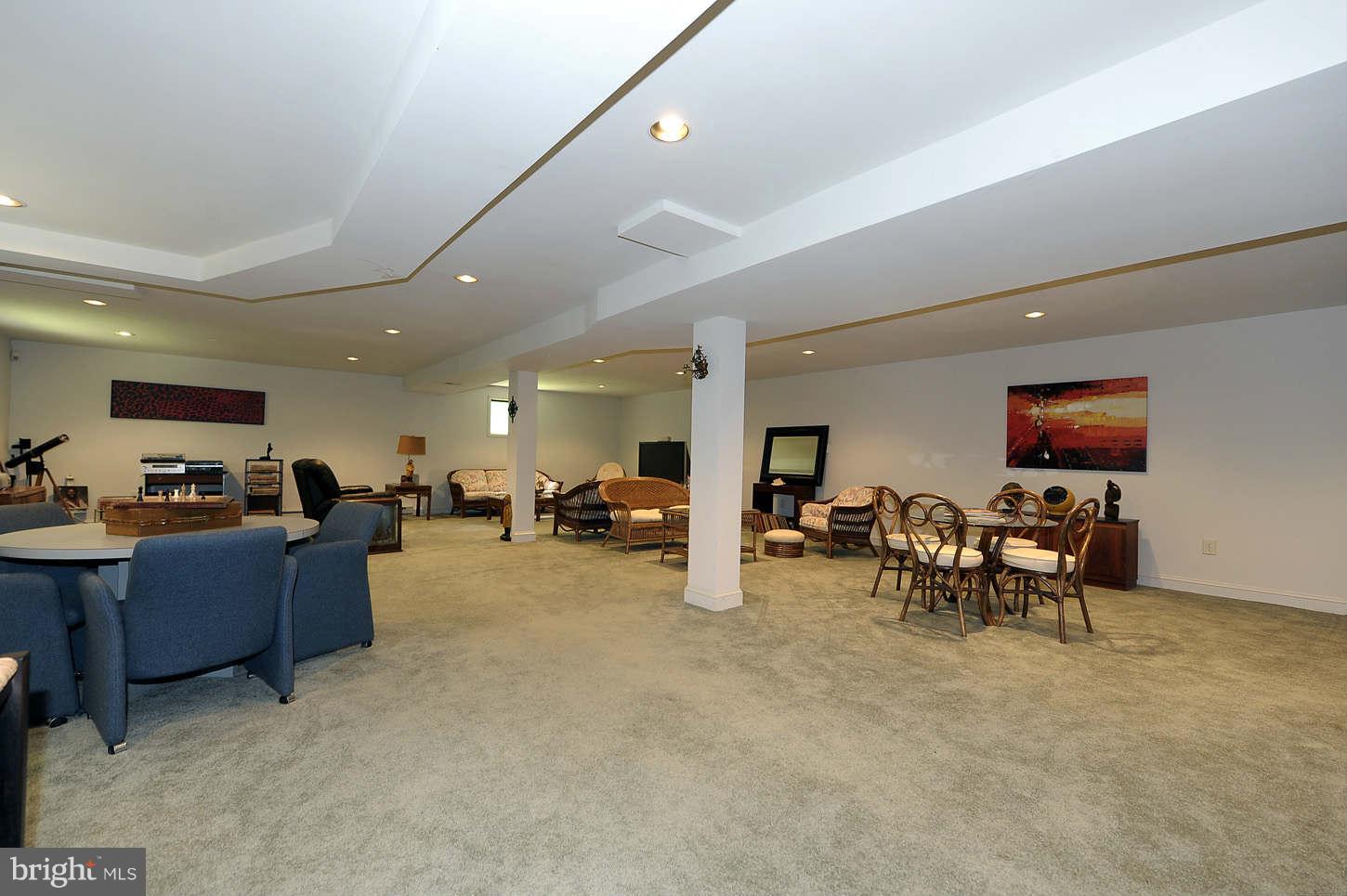 9601 Dangerfield Road Clinton, MD 20735 - Photo 23 of 29 Family Room