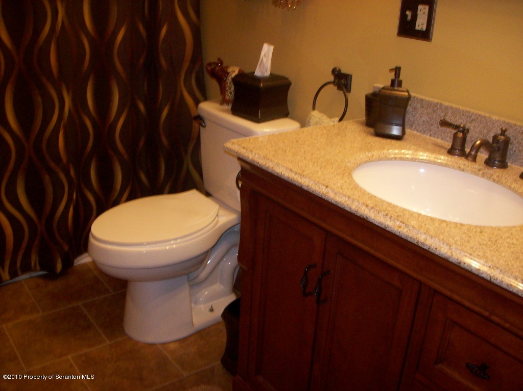 220 Maggies Road Clarks Summit, PA 18411 - Photo 4 of 10 Gallery Image 4