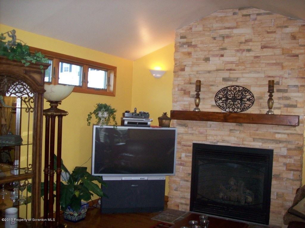 220 Maggies Road Clarks Summit, PA 18411 - Photo 6 of 10 Gallery Image 6