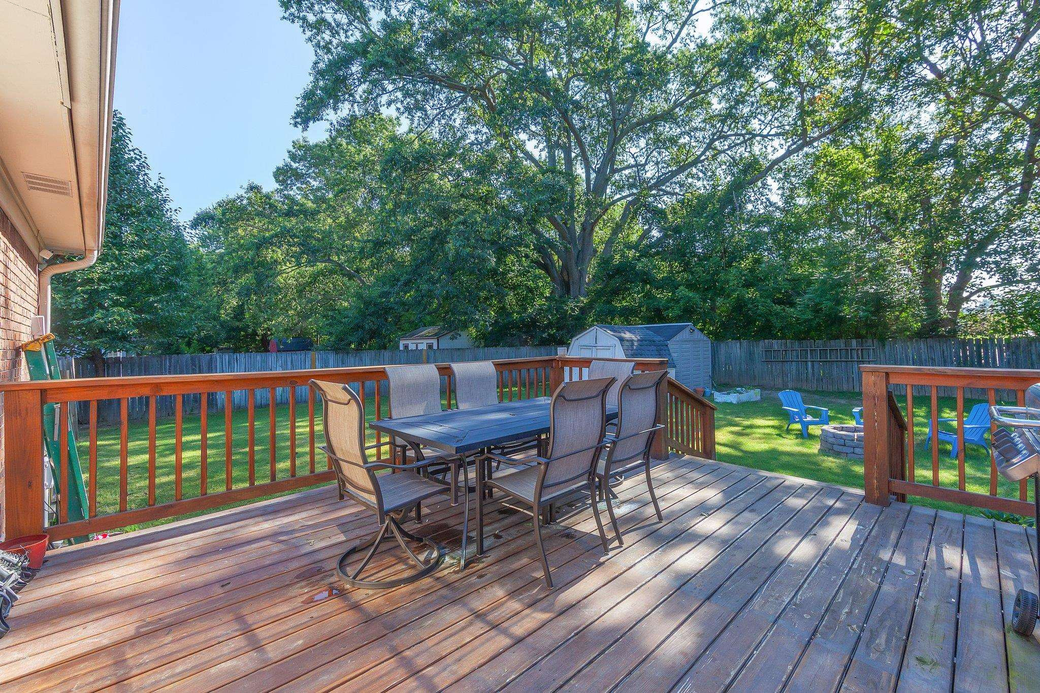 46 Commanche Cove Jackson, TN 38305 - Photo 7 of 29 a view of a deck with wooden floor and furniture