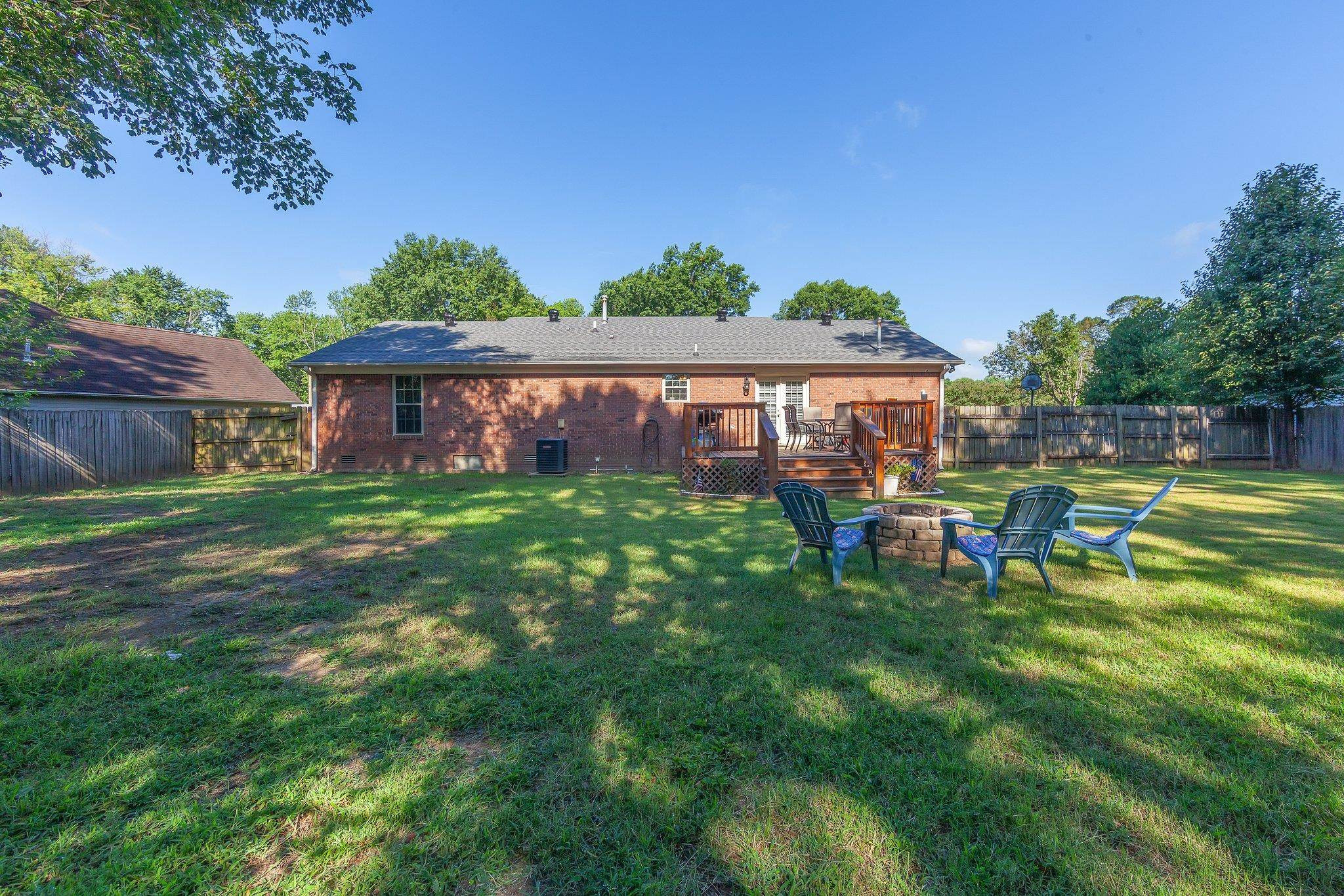 46 Commanche Cove Jackson, TN 38305 - Photo 10 of 29 a view of a house with a yard porch and sitting area