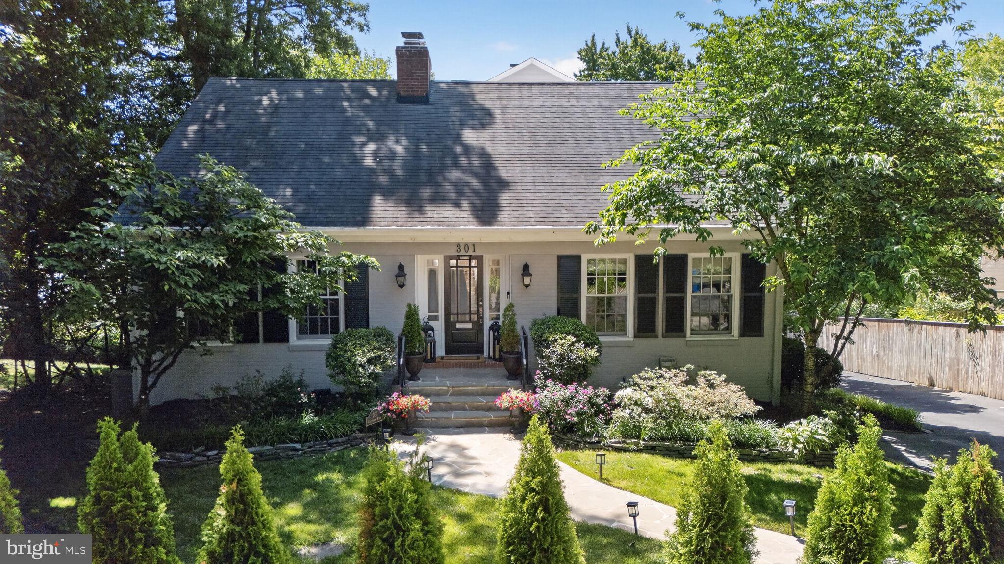 301 Columbia Road Alexandria, VA 22302 - Photo 2 of 82