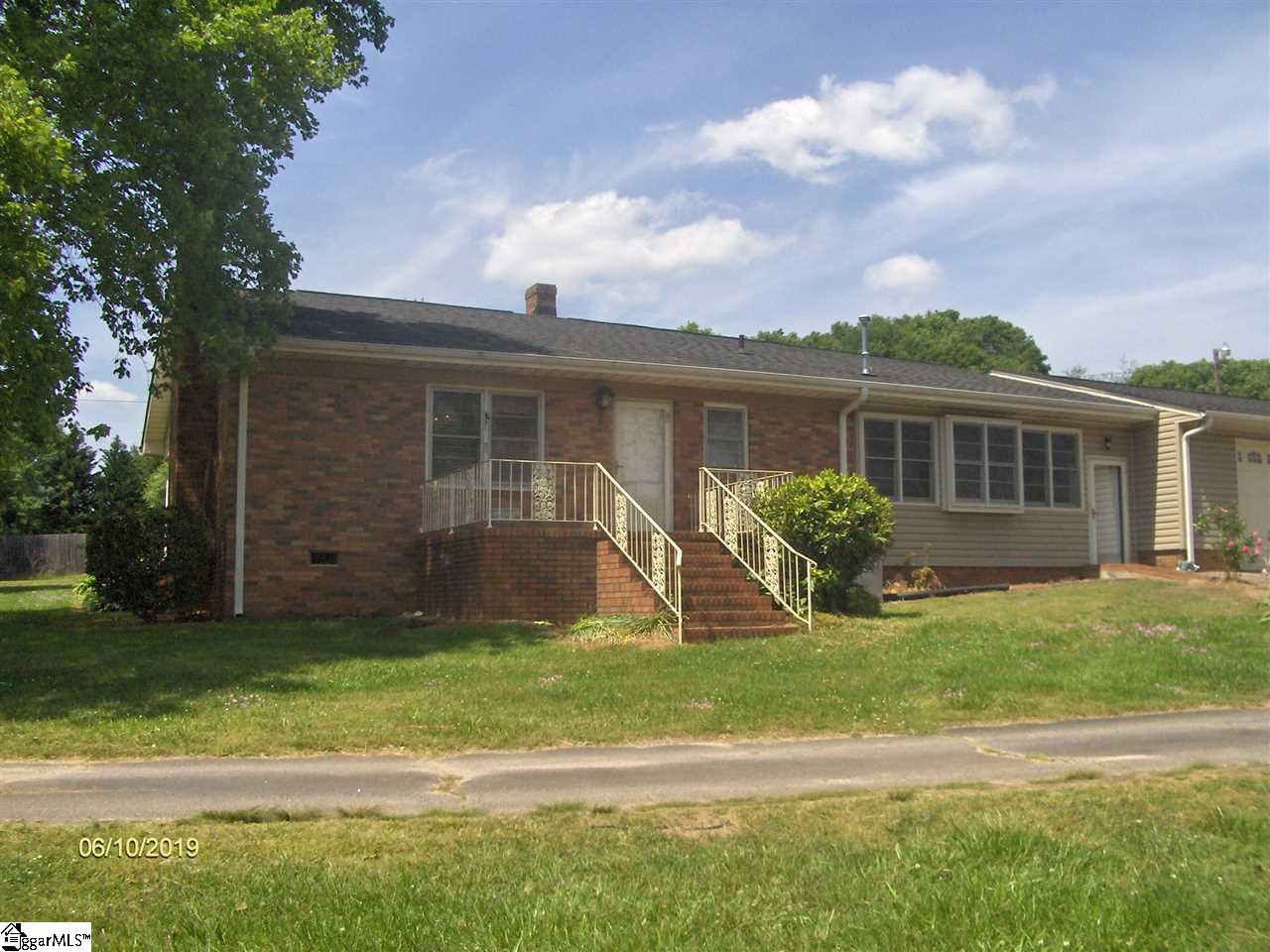 926 Johnson Road Easley, SC 29642 - Photo 2 of 21