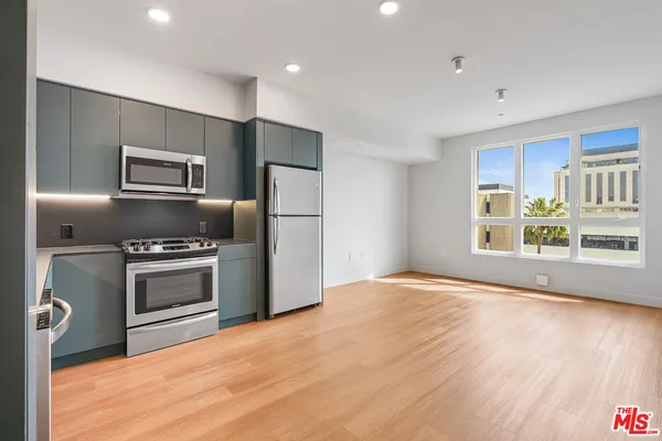 $3,250 | 10601 Washington Boulevard, Unit 501, Culver City, CA 90232