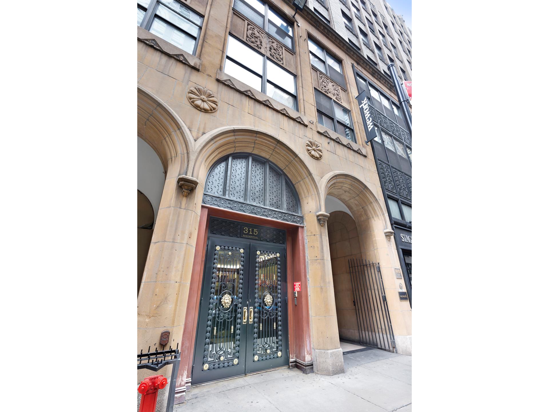 315 West 36th Street, Unit 12B Manhattan, NY 10018 - Photo 12 of 33 a front view of a house