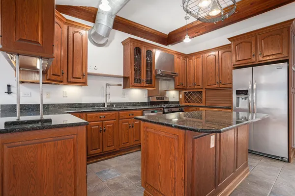 $2,295 | 137 North Park Street, Kalamazoo, MI 49007
