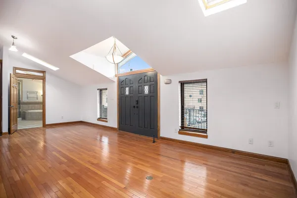 $2,295 | 137 North Park Street, Kalamazoo, MI 49007